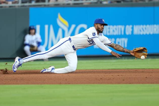 June 24, 2025: Kansas City Royals third baseman Maikel Garcia (11) dives but can t reach a single from Tampa Bay Rays second baseman Curtis Mead (25) during the fifth inning at Kauffman Stadium in Kansas City, MO. CSM Kansas City United States of America - ZUMAc04_ 20250624_zma_c04_021 Copyright: xDavidxSmithx