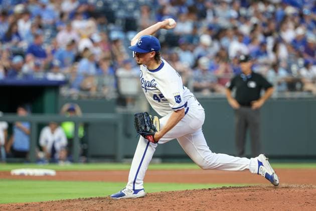 June 24, 2025: Kansas City Royals relief pitcher Taylor Clarke (45) pitches against the Tampa Bay Rays during the seventh inning at Kauffman Stadium in Kansas City, MO. CSM Kansas City United States of America - ZUMAc04_ 20250624_zma_c04_026 Copyright: xDavidxSmithx
