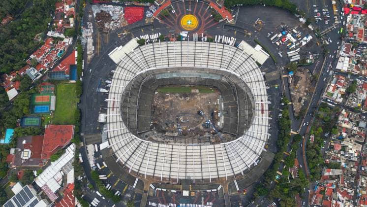 Fußball, Bauarbeiten im Aztekenstadion in Mexiko-Stadt Renovation works of the Azteca Stadium venue for the opening match of the FIFA World Cup, WM, Weltmeisterschaft, Fussball 2026 MEXICO CITY, MEXICO - JUNE 24: An aerial view of the Azteca Stadium during the renovation works ahead of the 2026 FIFA World Cup, in Mexico City, Mexico on June 24, 2025. Mexico City s iconic Azteca Stadium which hosted the 1970 and 1986 World Cup finals is expected to reopen in March next year and it will be the venue for the opening match of the FIFA World Cup 2026. The transformation of the stadium will include a hybrid field, new changing rooms, hospitality zones and new seats, among others. Daniel Cardenas Anadolu Mexico City Mexico. Editorial use only. Please get in touch for any other usage.  Copyright: x2025xAnadoluxDanielxCardenasx