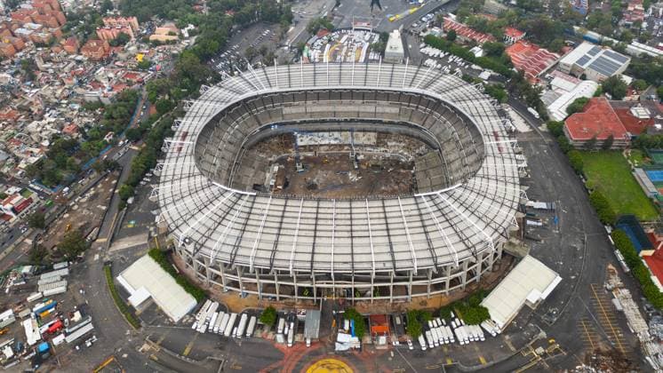 Fußball, Bauarbeiten im Aztekenstadion in Mexiko-Stadt Renovation works of the Azteca Stadium venue for the opening match of the FIFA World Cup, WM, Weltmeisterschaft, Fussball 2026 MEXICO CITY, MEXICO - JUNE 24: An aerial view of the Azteca Stadium during the renovation works ahead of the 2026 FIFA World Cup, in Mexico City, Mexico on June 24, 2025. Mexico City s iconic Azteca Stadium which hosted the 1970 and 1986 World Cup finals is expected to reopen in March next year and it will be the venue for the opening match of the FIFA World Cup 2026. The transformation of the stadium will include a hybrid field, new changing rooms, hospitality zones and new seats, among others. Daniel Cardenas Anadolu Mexico City Mexico. Editorial use only. Please get in touch for any other usage.  Copyright: x2025xAnadoluxDanielxCardenasx