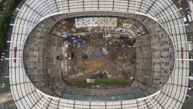 Fußball, Bauarbeiten im Aztekenstadion in Mexiko-Stadt Renovation works of the Azteca Stadium venue for the opening match of the FIFA World Cup, WM, Weltmeisterschaft, Fussball 2026 MEXICO CITY, MEXICO - JUNE 24: An aerial view of the Azteca Stadium during the renovation works ahead of the 2026 FIFA World Cup, in Mexico City, Mexico on June 24, 2025. Mexico City s iconic Azteca Stadium which hosted the 1970 and 1986 World Cup finals is expected to reopen in March next year and it will be the venue for the opening match of the FIFA World Cup 2026. The transformation of the stadium will include a hybrid field, new changing rooms, hospitality zones and new seats, among others. Daniel Cardenas Anadolu Mexico City Mexico. Editorial use only. Please get in touch for any other usage.  Copyright: x2025xAnadoluxDanielxCardenasx