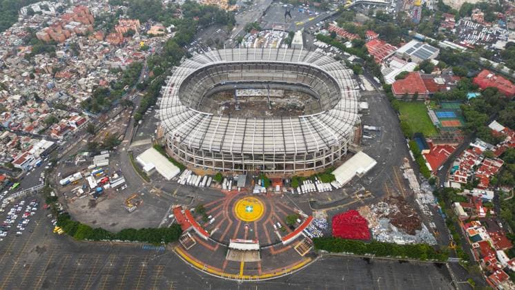 Fußball, Bauarbeiten im Aztekenstadion in Mexiko-Stadt Renovation works of the Azteca Stadium venue for the opening match of the FIFA World Cup, WM, Weltmeisterschaft, Fussball 2026 MEXICO CITY, MEXICO - JUNE 24: An aerial view of the Azteca Stadium during the renovation works ahead of the 2026 FIFA World Cup, in Mexico City, Mexico on June 24, 2025. Mexico City s iconic Azteca Stadium which hosted the 1970 and 1986 World Cup finals is expected to reopen in March next year and it will be the venue for the opening match of the FIFA World Cup 2026. The transformation of the stadium will include a hybrid field, new changing rooms, hospitality zones and new seats, among others. Daniel Cardenas Anadolu Mexico City Mexico. Editorial use only. Please get in touch for any other usage.  Copyright: x2025xAnadoluxDanielxCardenasx