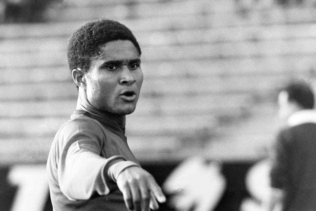 670530 Fotboll, EM-Kval, Sverige - Portugal, förhands: Eusebio under Portugals träning. *** 670530 Football, European Championship Qualification, Sweden Portugal, preview Eusebio during Portugals training  Copyright: BILDBYRAN BB670530BB011