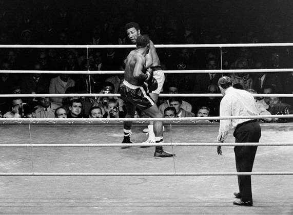 680914 Boxning, VM, Floyd Patterson - Jimmy Ellis: Floyd Patterson attackerar Jimmy Ellis. *** 680914 Boxing, World Championships, Floyd Patterson Jimmy Ellis Floyd Patterson attacks Jimmy Ellis  Copyright: BILDBYRAN BB680914BB024