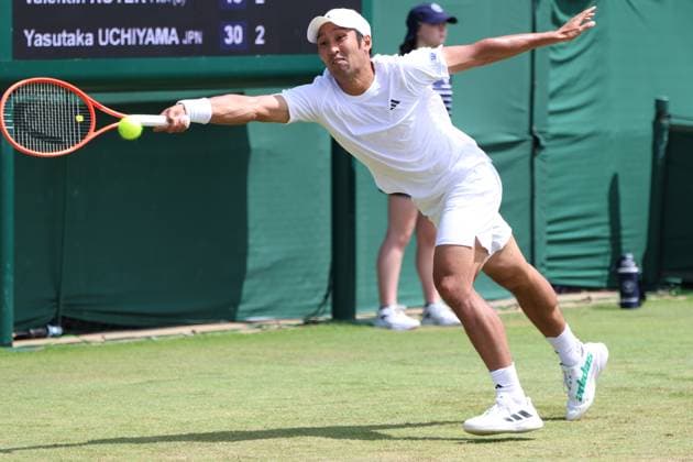 TENIS WIMBLEDON 2025 LONDYN 250625 N Z JAPONCZYK YASUTAKA UCHIYAMA W DRUGIEJ RUNDZIE KWALIFIKACJI MARCIN CHOLEWINSKI NEWSPIX.PL TENNIS WIMBLEDON 2025 LONDON 25062025 YASUTAKA UCHIYAMA OF JAPAN IN THE SECOND ROUND OF QUALIFICATION NEWSPIX.PL --- newspix.pl 