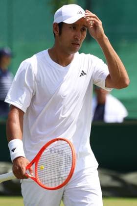TENIS WIMBLEDON 2025 LONDYN 250625 N Z JAPONCZYK YASUTAKA UCHIYAMA W DRUGIEJ RUNDZIE KWALIFIKACJI MARCIN CHOLEWINSKI NEWSPIX.PL TENNIS WIMBLEDON 2025 LONDON 25062025 YASUTAKA UCHIYAMA OF JAPAN IN THE SECOND ROUND OF QUALIFICATION NEWSPIX.PL --- newspix.pl 