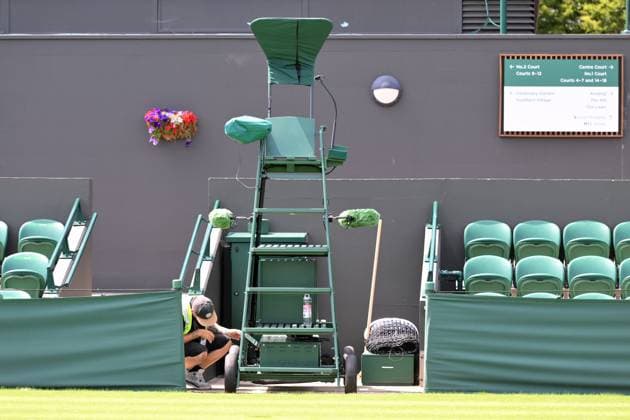 Wimbledon Tennis Championships - Practice Day LONDON, UNITED KINGDOM - JUNE 25: Maintenance staff work at the The All England, All England Lawn Tennis and Croquet Club ahead of the Wimbledon tennis championships in London, United Kingdom on June 25, 2025. Ray Tang Anadolu London United Kingdom. Editorial use only. Please get in touch for any other usage.  Copyright: x2025xAnadoluxRayxTangx