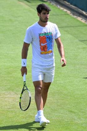 Wimbledon Tennis Championships - Practice Day LONDON, UNITED KINGDOM - JUNE 25: Spanish tennis player Carlos Alcaraz plays on the grass practice courts ahead of the Wimbledon tennis championships held at the All England, All England Lawn Tennis and Croquet Club in London, United Kingdom on June 25, 2025. Ray Tang Anadolu London United Kingdom. Editorial use only. Please get in touch for any other usage.  Copyright: x2025xAnadoluxRayxTangx