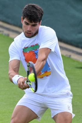 Wimbledon Tennis Championships - Practice Day LONDON, UNITED KINGDOM - JUNE 25: Spanish tennis player Carlos Alcaraz plays on the grass practice courts ahead of the Wimbledon tennis championships held at the All England, All England Lawn Tennis and Croquet Club in London, United Kingdom on June 25, 2025. Ray Tang Anadolu London United Kingdom. Editorial use only. Please get in touch for any other usage.  Copyright: x2025xAnadoluxRayxTangx