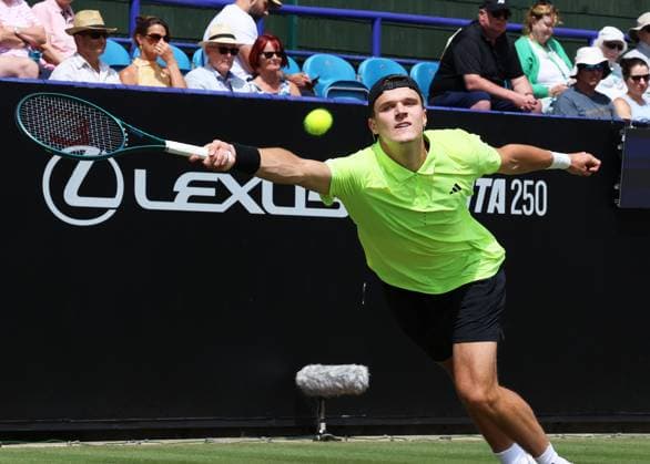 TENNIS - Eastbourne Open EASTBOURNE,ENGLAND,25.JUN.25 - TENNIS - ATP, Tennis Herren World Tour, Eastbourne Open. Image shows Jakub Mensik (CZE).  GEPAxpictures xAlanxGrieves