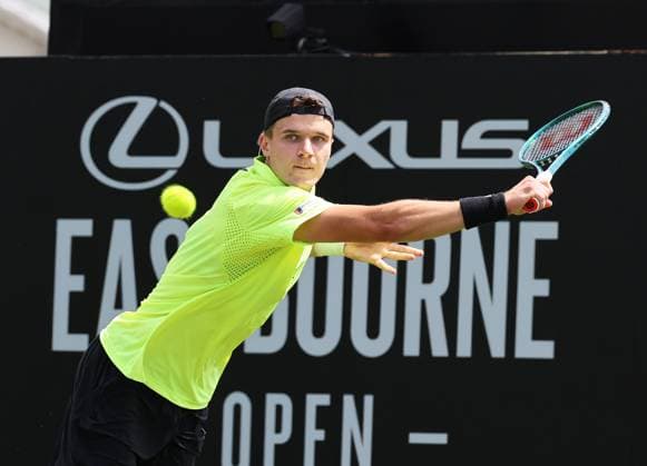 TENNIS - Eastbourne Open EASTBOURNE,ENGLAND,25.JUN.25 - TENNIS - ATP, Tennis Herren World Tour, Eastbourne Open. Image shows Jakub Mensik (CZE).  GEPAxpictures xAlanxGrieves