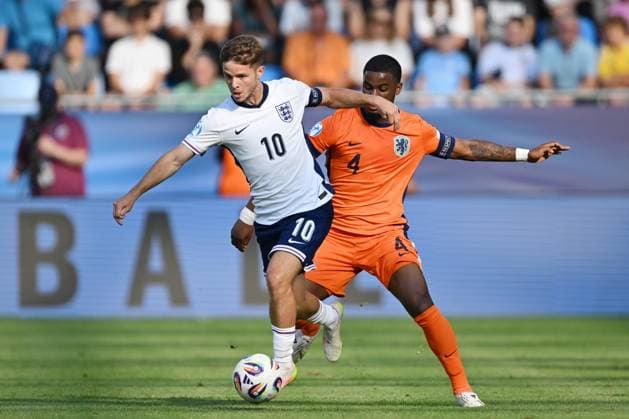 BRATISLAVA - (l-r) James McAtee of England U21, U 21 Jorrel Hato of Holland U21 at the National Football Stadium during the under-21 European Championship, EM, Europameisterschaft semifinal between Young England and Young Oranje. ANP xVIxANPxSportx xxANPxIVx 530483124 originalFilename: 530483124.jpg