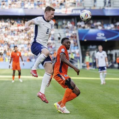 BRATISLAVA , 25-06-2025 , Football stadium Tehelne pole. Narodny football stadium , UEFA U21, U 21 Euro2025 , semi-finals , England U21 - Netherlands U21. (L-R) England U21 player Elliot Anderson, Netherlands U21 player Antoni Milambo England U21 - Netherlands U21  x29893423x Copyright: