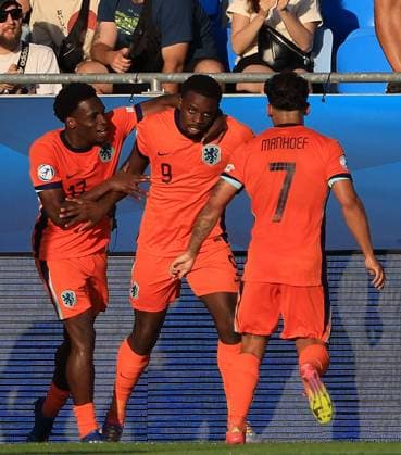 Noah Ohio of Netherlands U21, U 21 celebrates scoring a goal to make the score 1-1 England U21 v Netherlands U21, UEFA U21 Championship, Semi-Final, National Football Stadium, Bratislava, Slovakia - 25 Jun 2025Bratislava National Football Stadium Slovakia  Copyright: xNikolaxKrstic Shutterstockx 15373680cx