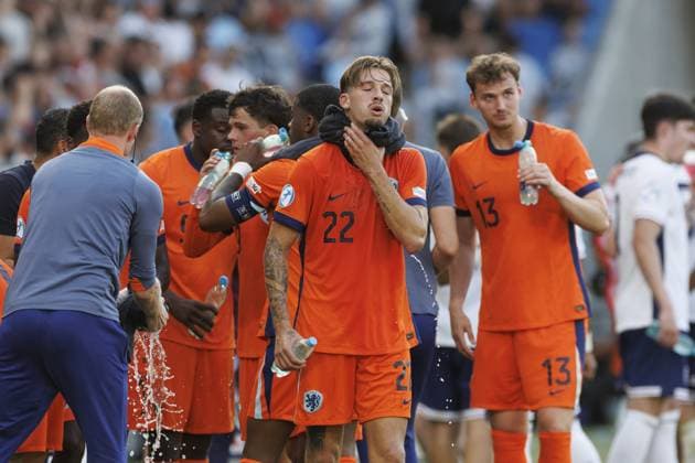 BRATISLAVA , 25-06-2025 , Football stadium Tehelne pole. Narodny football stadium , UEFA U21, U 21 Euro2025 , semi-finals , England U21 - Netherlands U21. Netherlands U21 player Luciano Valente cooling brreak England U21 - Netherlands U21  x29893699x Copyright:
