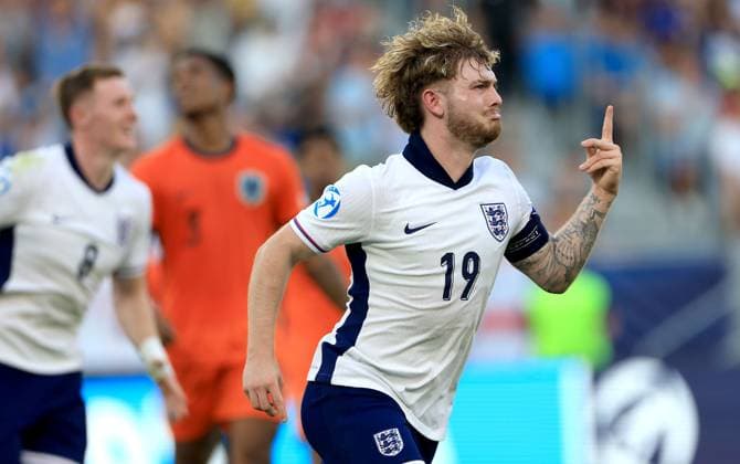 Harvey Elliott of England Under 21 celebrates scoring a goal to make the score 2-1 England U21, U 21 v Netherlands U21, UEFA U21 Championship, Semi-Final, National Football Stadium, Bratislava, Slovakia - 25 Jun 2025Bratislava National Football Stadium Slovakia  Copyright: xNikolaxKrstic Shutterstockx 15373680dp