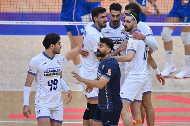 SERBIA vs IRAN CELEBRATION volleyball Serbia vs Iran VNL Volleyball nations league Beogradska arena hall, Belgrade 25.06.2025 Foto: VOLLEYBALL, FIVB VOLLEYBALL NATIONS LEAGUE, SERBIA, IRAN Belgrade Belgrade arena Serbia Copyright: xMarkoxMetlas xMNxPressx