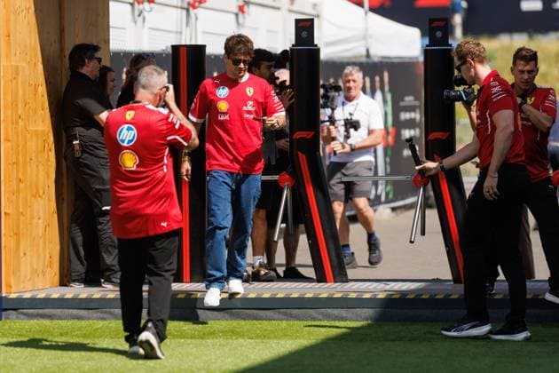 Charles Leclerc Scuderia Ferrari HP, 16 enters the paddock, Austrian Grand Prix, Motorsport, Formula 1, 2025 season, 26 06 2025 Austrian Grand Prix, Motorsport, Formula 1, 2025 season, 26 06 2025 Copyright: xEibner-Pressefoto AlexanderxNeisx EP_ANS