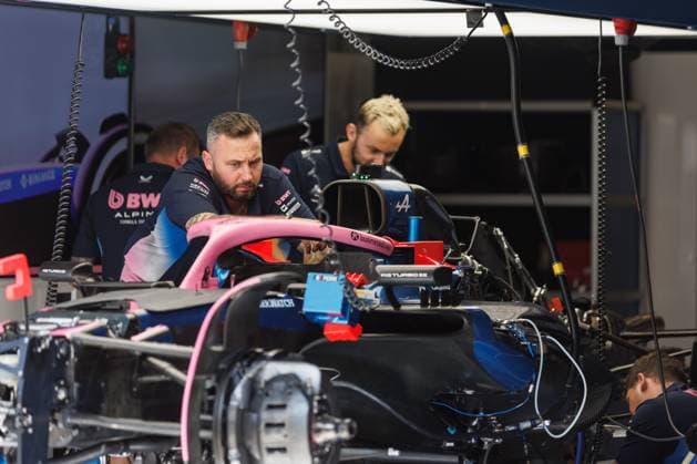 Mechanics at Alpine prepare the cars, Austrian Grand Prix, Motorsport, Formula 1, 2025 season, 26 06 2025 Austrian Grand Prix, Motorsport, Formula 1, 2025 season, 26 06 2025 Copyright: xEibner-Pressefoto AlexanderxNeisx EP_ANS