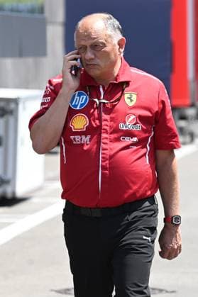 26 06 2025, xsvx, Motorsport FIA Formula 1, Austrian Grand Prix v l Team Principal Frederic Fred Vasseur Scuderia Ferrari phones cell phone smartphone FIA REGULATIONS PROHIBIT ANY USE OF PHOTOGRAPHS as IMAGE SEQUENCES and or QUASI VIDEO Zeltweg Spielberg