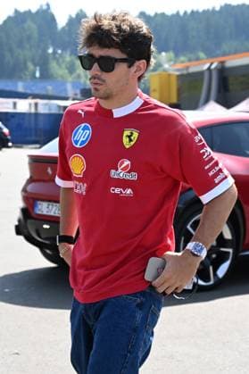 26 06 2025, xsvx, Motorsport FIA Formula 1, Austrian Grand Prix v l Arrival Charles Leclerc Ferrari starting number 16 FIA REGULATIONS PROHIBIT ANY USE OF PHOTOGRAPHS as IMAGE SEQUENCES and or QUASI VIDEO Zeltweg Spielberg
