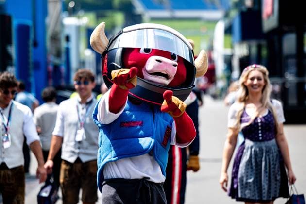 Sport Bilder des Tages F1 - AUSTRIAN GRAND PRIX 2025 paddock during the Formula 1 MSC Cruises Austrian Grand Prix 2025, 11th round of the 2025 FIA Formula One World Championship, WM, Weltmeisterschaft from June 27 to 29, 2025 on the Red Bull Ring, in Spielberg, Austria - SpielbergAustria  Copyright: xALBERTOxVIMERCATIx