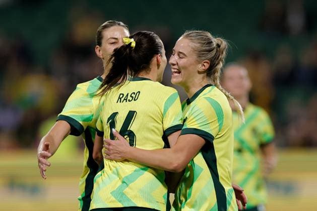 SOCCER AUSTRALIA SLOVENIA, Hayley Raso of Australia is congratulated by Courtney Nevin after scoring a goal during the Women s friendly soccer match between Australia and Slovenia at HBF Park in Perth, Thursday, June 26, 2025. ( NO ARCHIVING Perth Western Australia Australia  Copyright: xRichardxWainwrightx 20250626132854696422