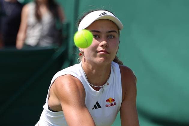 June 26, 2025, London, Celestynow, United Kingdom: IVA JOVIC of USA during the match against K. Kawa of Poland in the third round of qualification of Championships 2025 at Wimbledon AELTC in London. London United Kingdom - ZUMAc278 20250626_zsp_c278_006 Copyright: xMarcinxCholewinskix