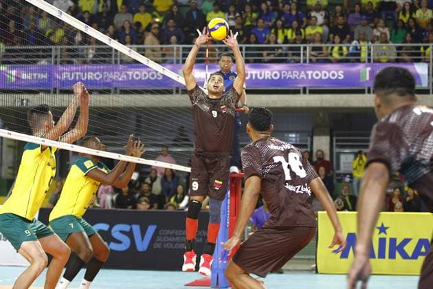 RECORD DATE NOT STATED Match between brazil and venezuela Betim (MG), 06 25 2025 - Men s volleyball Brazil national team, Nationalteam x Venezuela national team - Venezuela lifting during the 2nd match of the single phase of the men s volleyball Copa America - held at the Divino Braga gym, this Wednesday (25). Minas Gerais Brasil Copyright: xEvandroxOliveirax