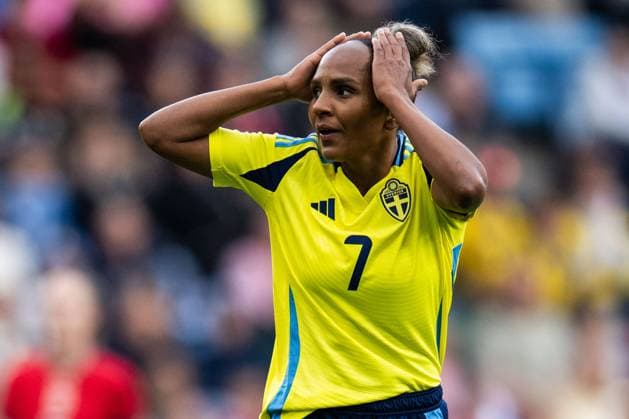 250626 Madelen Janogy of Sweden looks dejected during the international friendly football match between Norway and Sweden on June 26, 2025 in Oslo Photo Jon Olav Nesvold BILDBYRAN COP 217 VG0773 bbeng fotboll football soccer fotball träningslandskamp privatlandskamp landskamp international friendly norge norway sweden sverige dam depp  Copyright: JONxOLAVxNESVOLD BB250626JE020