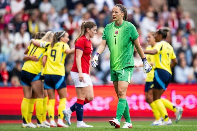 250626 Goalkeeper Cecilie Fiskerstrand of Norway looks dejected after 0 1 during the international friendly football match between Norway and Sweden on June 26, 2025 in Oslo Photo Jon Olav Nesvold BILDBYRAN COP 217 VG0773 bbeng fotboll football soccer fotball träningslandskamp privatlandskamp landskamp international friendly norge norway sweden sverige dam depp  Copyright: JONxOLAVxNESVOLD BB250626JE032