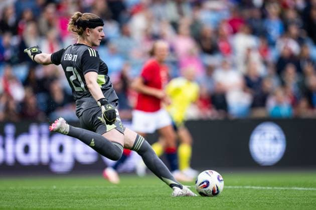 250626 Goalkeeper Tove Enblom of Sweden during the international friendly football match between Norway and Sweden on June 26, 2025 in Oslo Photo Jon Olav Nesvold BILDBYRAN COP 217 VG0773 bbeng fotboll football soccer fotball träningslandskamp privatlandskamp landskamp international friendly norge norway sweden sverige dam  Copyright: JONxOLAVxNESVOLD BB250626JE058