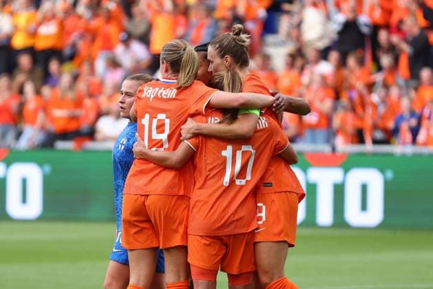 LEEUWARDEN , 26-06-2025 , Kooi Stadium , season 2025 2026 , friendly football , Netherlands - Finland (women), Netherlands player Vivianne Miedema celebrates after scoring the goal 1-0 Netherlands - Finland (women)  x29903756x Copyright:
