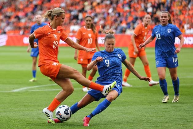 LEEUWARDEN , 26-06-2025 , Kooi Stadium , season 2025 2026 , friendly football , Netherlands - Finland (women), (L-R) Netherlands player Kerstin Casparij, Finland player Katariina Kosola Netherlands - Finland (women)  x29903805x Copyright: