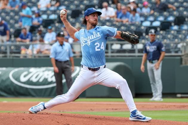 June 26, 2025: Kansas City Royals starting pitcher Michael Lorenzen (24) pitches against the Tampa Bay Rays during the first inning at Kauffman Stadium in Kansas City, MO. CSM Kansas City United States of America - ZUMAc04_ 20250626_zma_c04_001 Copyright: xDavidxSmithx