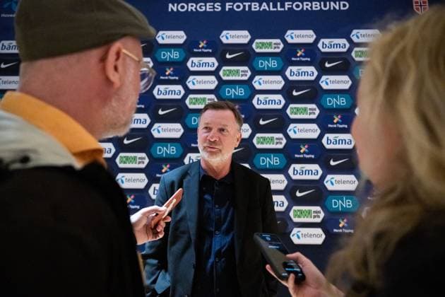 250626 Head coach Peter Gerhardsson of Sweden in mixed zone after the international friendly football match between Norway and Sweden on June 26, 2025 in Oslo Photo Mathias Bergeld BILDBYRAN kod MB VG0773 bbeng fotboll football soccer fotball träningslandskamp privatlandskamp landskamp international friendly norge norway sweden sverige dam  Copyright: MATHIASxBERGELD BB250626MB127
