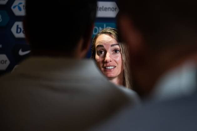 250626 Kosovare Asllani of Sweden in mixed zone after the international friendly football match between Norway and Sweden on June 26, 2025 in Oslo Photo Mathias Bergeld BILDBYRAN code MB VG0773 bbeng fotboll football soccer fotball träningslandskamp privatlandskamp landskamp international friendly norge norway sweden sverige dam  Copyright: MATHIASxBERGELD BB250626MB131