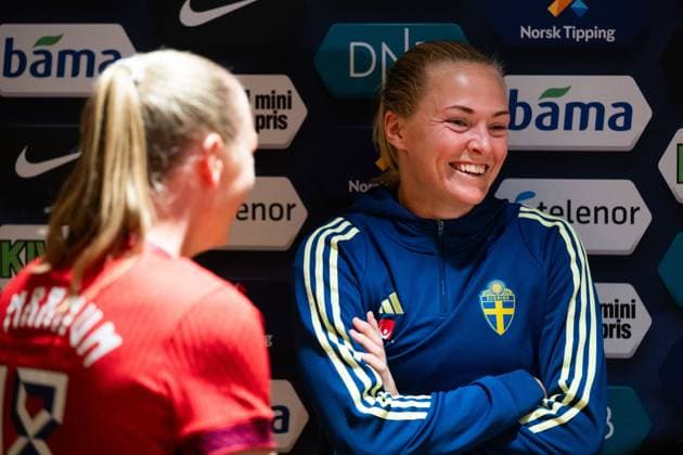 250626 Frida Maanum of Norway and Magdalena Eriksson of Sweden in mixed zone after the international friendly football match between Norway and Sweden on June 26, 2025 in Oslo Photo Mathias Bergeld BILDBYRAN kod MB VG0773 bbeng fotboll football soccer fotball träningslandskamp privatlandskamp landskamp international friendly norge norway sweden sverige dam  Copyright: MATHIASxBERGELD BB250626MB132