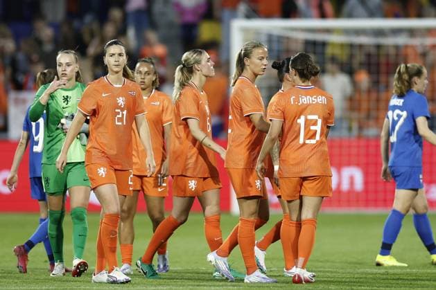 LEEUWARDEN - (l-r) Damaris Egurrola of Holland women, Chasity Grant of Holland women, Jill Roord of Holland women, Renate Jansen of Holland women, during the European Championship, EM, Europameisterschaft practice match between the Netherlands and Finland at the SC Cambuur stadium on June 26, 2025 in Leeuwarden, Netherlands. ANP ROBIN VAN LONKHUIJSEN xVIxANPxSportx xxANPxIVx 530541960 originalFilename: 530541960.jpg