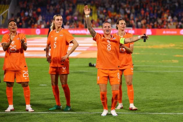 LEEUWARDEN , 26-06-2025 , Kooi Stadium , season 2025 2026 , friendly football , Netherlands - Finland (women), Netherlands goalkeeper Shanice van de Sanden, Netherlands player Jill Roord, Netherlands player Sherida Spitse, Netherlands player Renate Jansen Netherlands - Finland (women)  x29905190x Copyright: