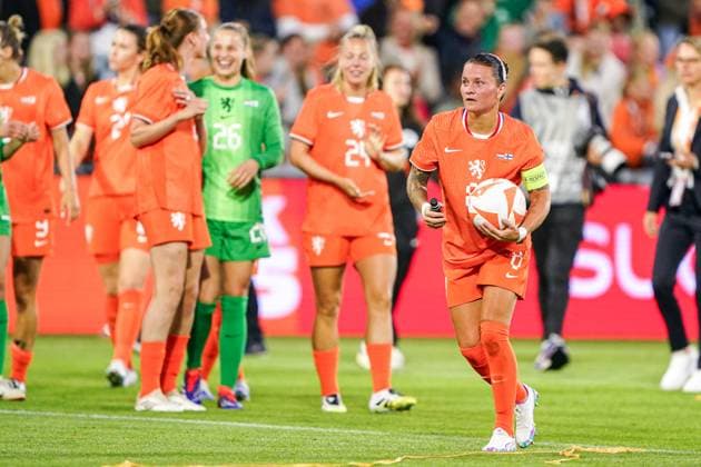 2025-06-26 Netherlands v Finland - Women s International Friendly, Länderspiel, Nationalmannschaft Match KOOI STADION, NETHERLANDS - JUNE 26: Sherida Spitse of the Netherlands looks on after the Women s International Friendly Match match between Netherlands and Finland at Leeuwarden on June 26, 2025 in Kooi Stadion, Netherlands. Kooi Stadion Leeuwarden Netherlands Content not available for redistribution in The Netherlands directly or indirectly through any third parties. Copyright: xAndrexWeeningx