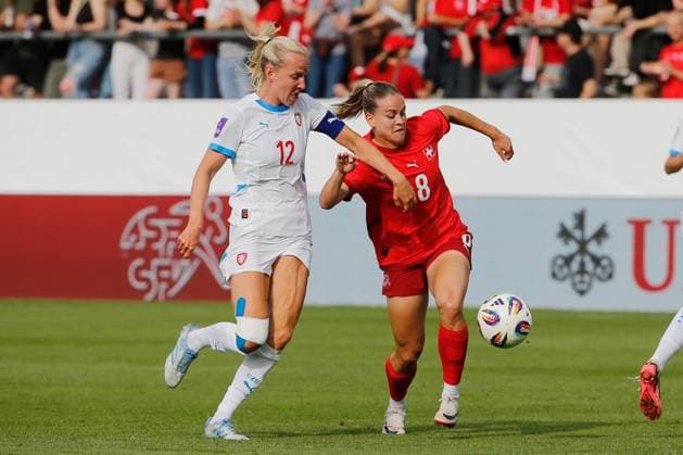 Women Switzerland Czech Republic Klara Cahynova vs Nadine Riesen 26 06 2025 Winterthur, SWITZERLAND, Soccer Women Friendly match Switzerland Czech Republic Klara Cahynova li,Czech Republic vs Nadine Riesen Switzerland
