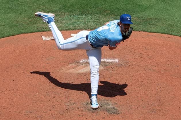 June 26, 2025: Kansas City Royals starting pitcher Michael Lorenzen (24) pitches against the Tampa Bay Rays during the sixth inning at Kauffman Stadium in Kansas City, MO. CSM Kansas City United States of America - ZUMAc04_ 20250626_zma_c04_019 Copyright: xDavidxSmithx