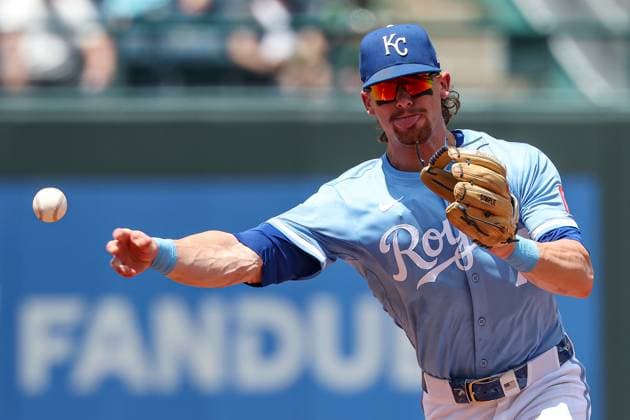 June 26, 2025: Kansas City Royals shortstop Bobby Witt Jr. (7) throws to first for the out on Tampa Bay Rays designated hitter Yandy Diaz (2) during the fifth inning at Kauffman Stadium in Kansas City, MO. CSM Kansas City United States of America - ZUMAc04_ 20250626_zma_c04_021 Copyright: xDavidxSmithx