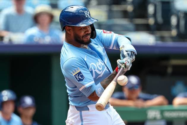 June 26, 2025: Kansas City Royals third baseman Maikel Garcia (11) hits a single against theTampa Bay Rays during the seventh inning at Kauffman Stadium in Kansas City, MO. CSM Kansas City United States of America - ZUMAc04_ 20250626_zma_c04_042 Copyright: xDavidxSmithx