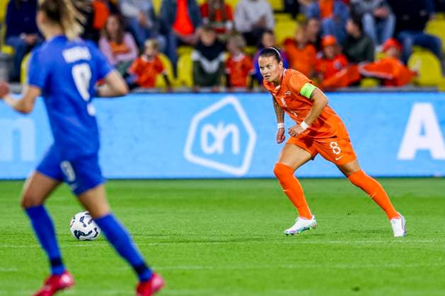 Sherida Spitse of the Netherlands dribbles with the ball Netherlands v Finland, , Netherlands v Finland, Kooi Stadion, June 26, 2025, Leeuwarden, Netherlands.