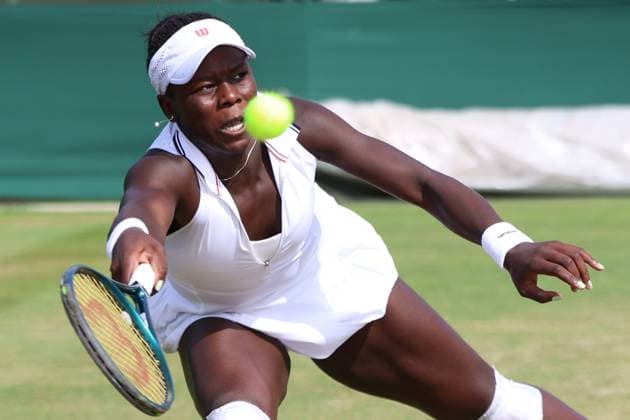 June 26, 2025, London, Celestynow, England: VICTORIA MBOKO of Canada during the match against P. Hon of Australia in the third round of qualification of Championships 2025 at Wimbledon AELTC in London. London England - ZUMAc278 20250626_zsp_c278_017 Copyright: xMarcinxCholewinskix
