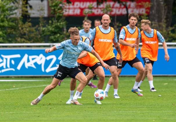 Soccer, Men, Season 2025 26, 2 Bundesliga, Hertha BSC, Training, f l Palko Dardai Hertha BSC , Marton Dardai Hertha BSC , Toni Leistner Hertha BSC , Linus Gechter Hertha BSC , Julian Eitschberger Hertha BSC , 27 06 2025, Copyright: xSebastianxRäppold MatthiasxKochx