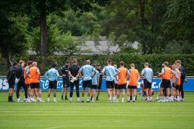 Soccer, Men, Season 2025 26, 2 Bundesliga, Hertha BSC, Training, Speech in the circle, 27 06 2025, Copyright: xSebastianxRäppold MatthiasxKochx
