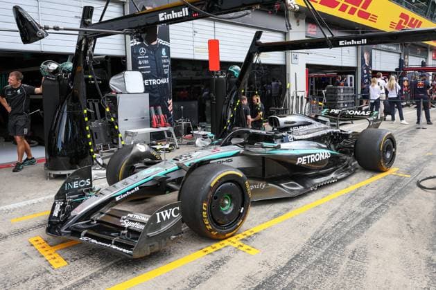 Car of George Russell Mercedes AMG Petronas 63 in the pit lane, 1 Free Practice, Grand Prix of Austria, Motorsport, Men, Formula 1, 27 06 2025 Spielberg Styria Austria Copyright: xkolbert-press ChristianxKolbertx